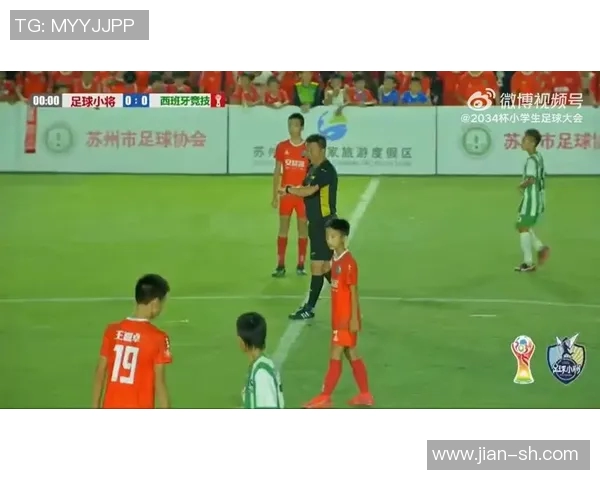 足球明星必备装备揭秘 足球袜的选择与功能详解