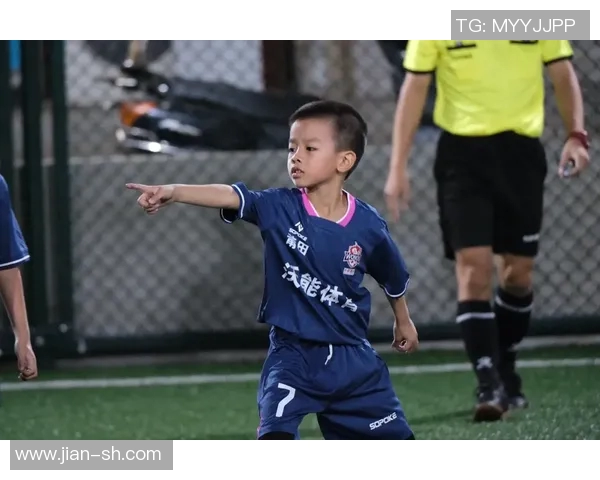 转场模板聚焦足球星赛场风云演绎激情绿茵闪耀瞬间